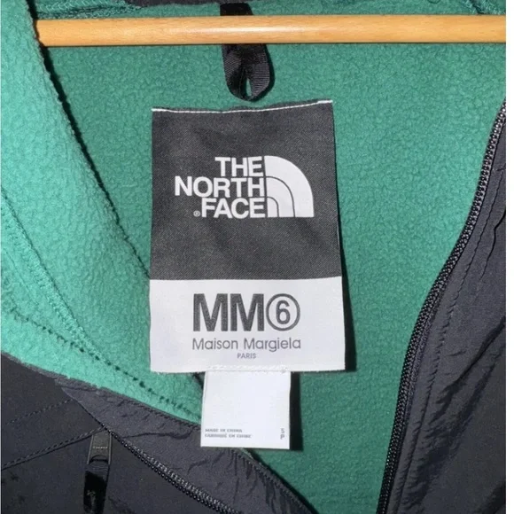 MM6 Maison Martin Margiela Black and Green Cape - NWT - Picture 6 of 7